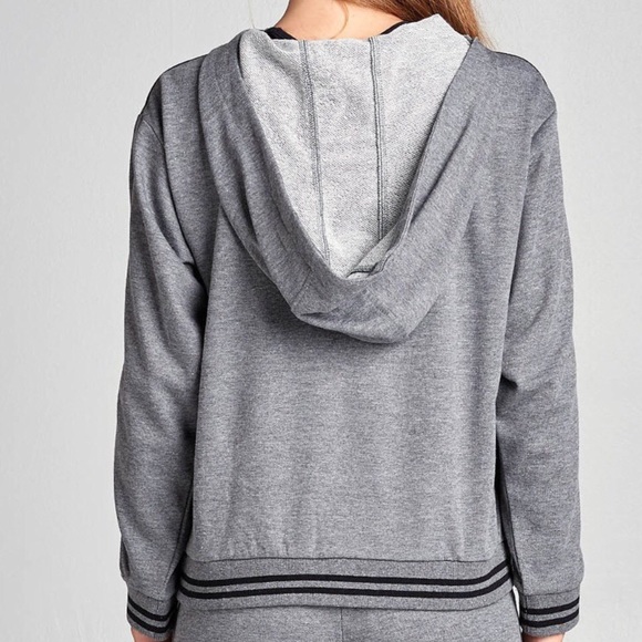 STRIPED DETAIL GROMMET HOODIE - Picture 3 of 6